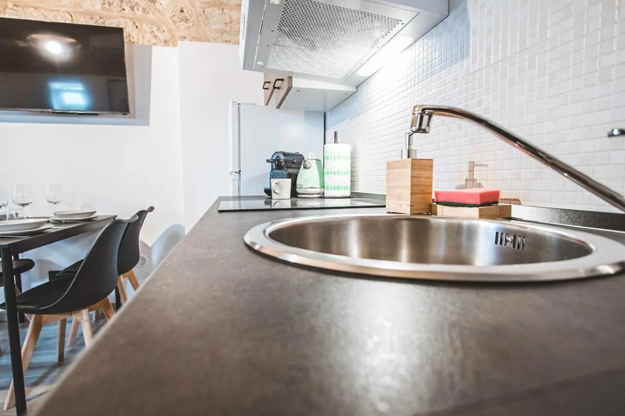 Sanavar Apartment Bari